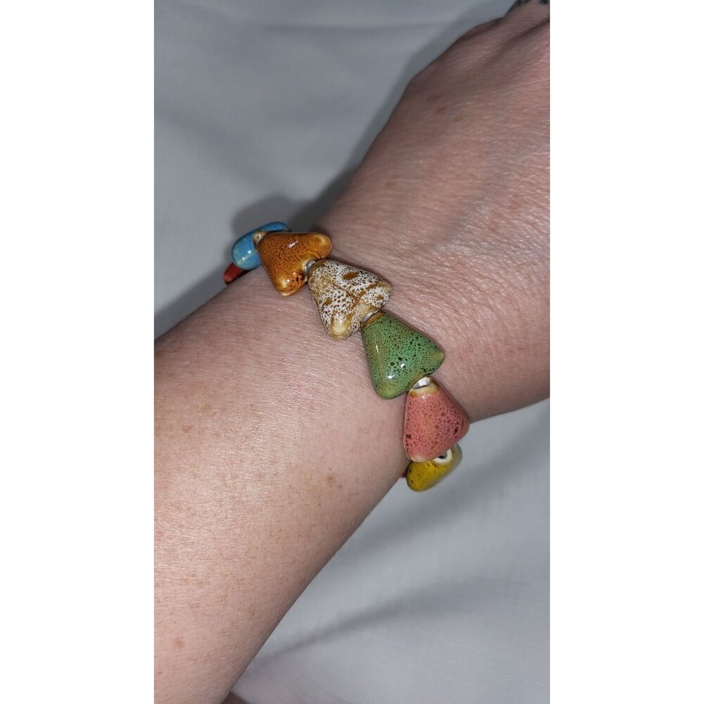 Colorful synthetic stones stretch bracelet - Picture 5 of 6